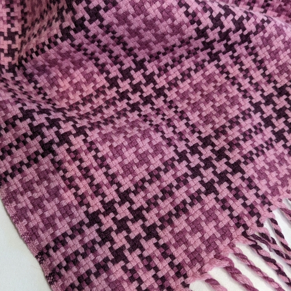 Beautiful Talbots Purple Cashmere and Wool Blend Scarf - Picture 8 of 8